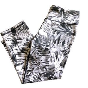 prAna Black Paradise Roxanne‎ Capri Palm Tropical Leggings Size Small